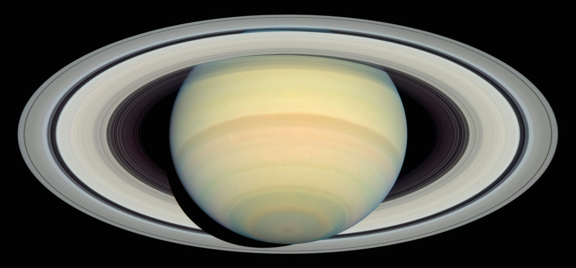 土星の環とNASAの探査機イメージ
